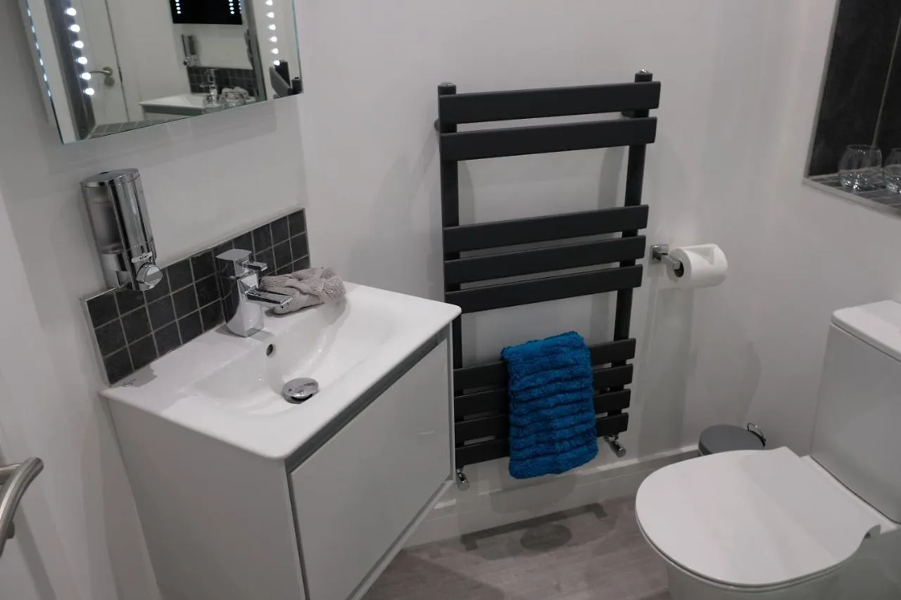Rosemary House Accommodation-Nr Brs Airport Winford Guest house
