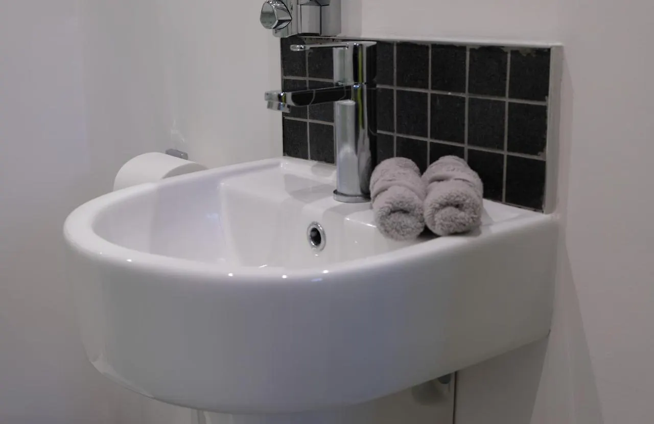 ***** Guest house Rosemary House Accommodation-Nr Brs Airport Winford United Kingdom
