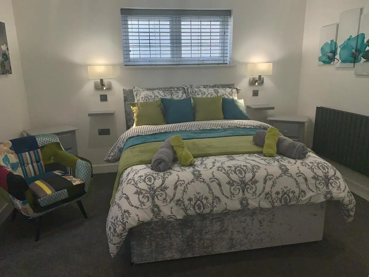 Rosemary House Accommodation-Nr Brs Airport Winford 5*,  United Kingdom